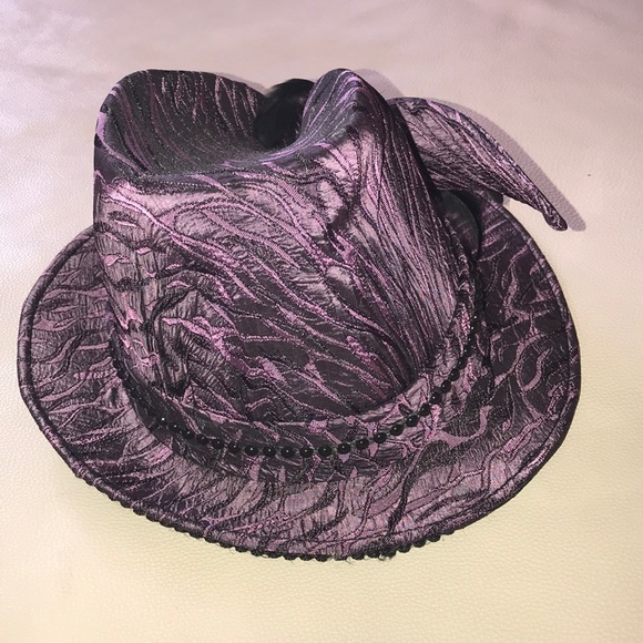 Hat - Picture 3 of 4